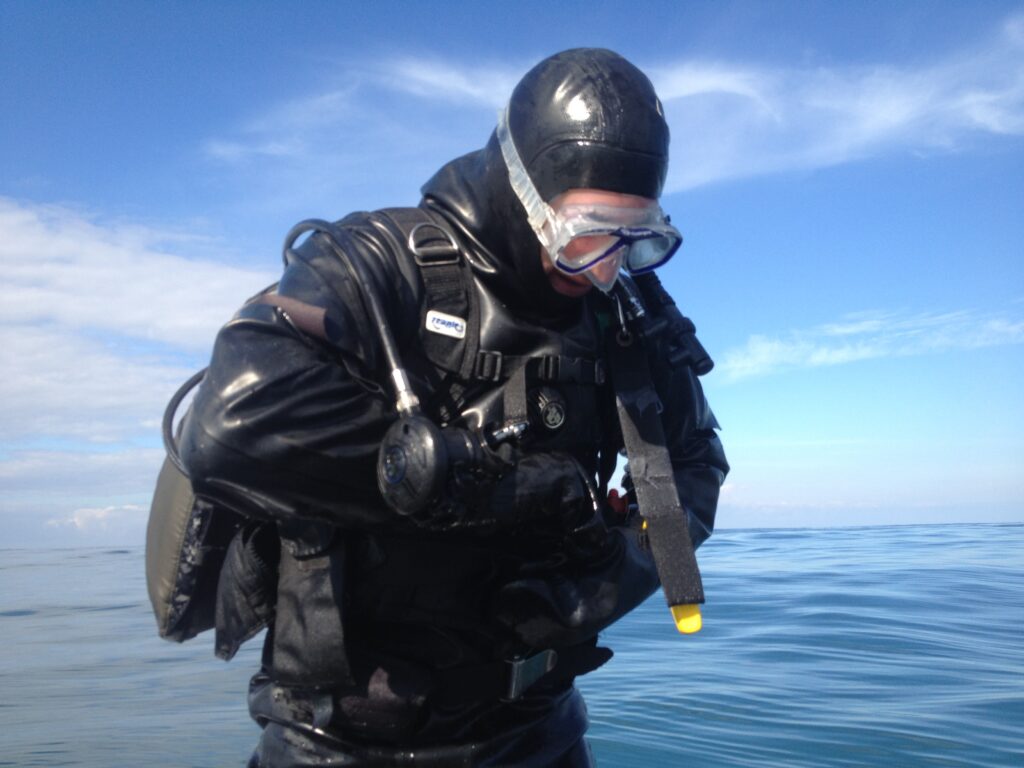 Wave Energy Device Survey and Maintenance (2014) image 4